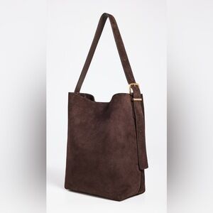 Madewell The Essential Bucket Tote in Suede